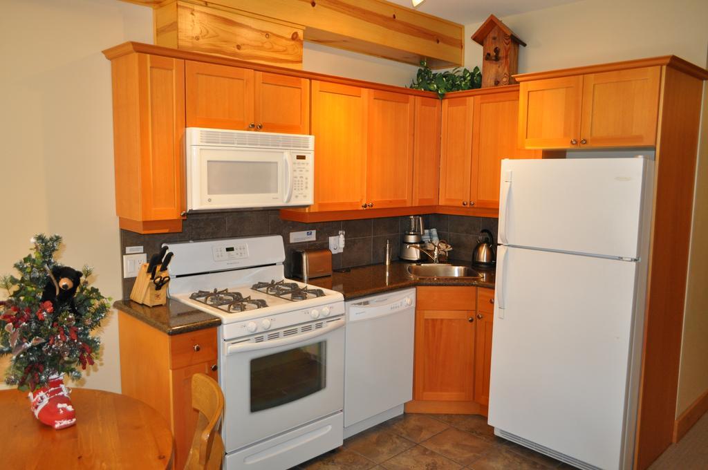 Red Mountain Village Condos Rossland Ruang foto