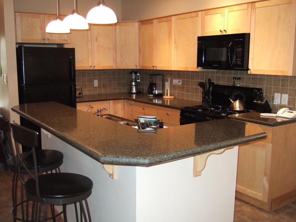 Red Mountain Village Condos Rossland Ruang foto