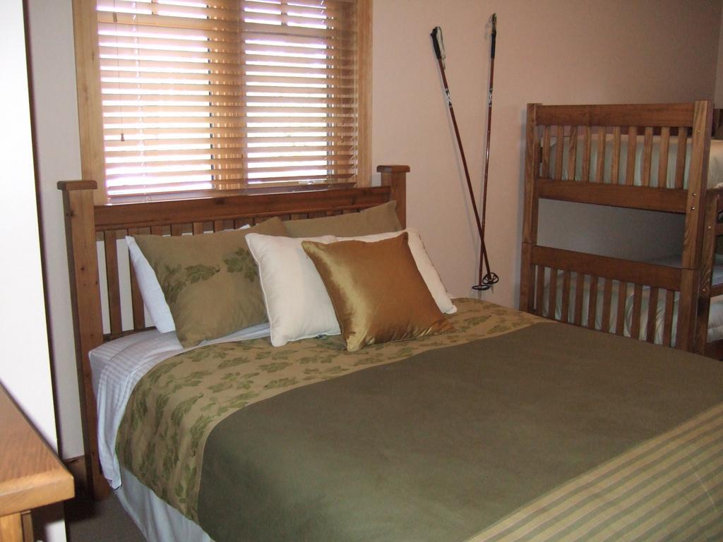 Red Mountain Village Condos Rossland Ruang foto