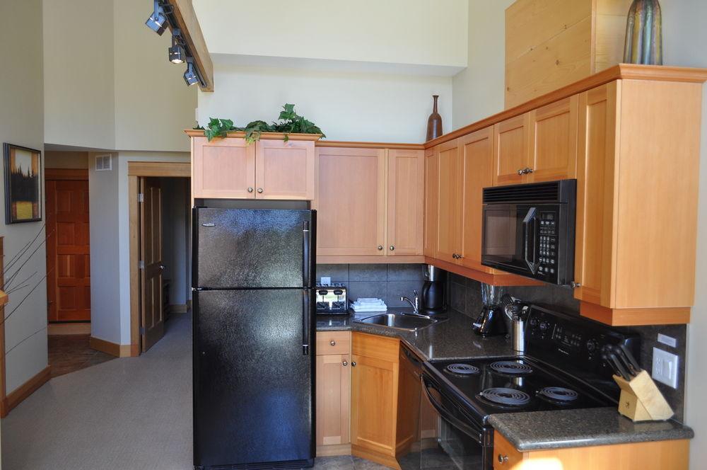 Red Mountain Village Condos Rossland Bagian luar foto