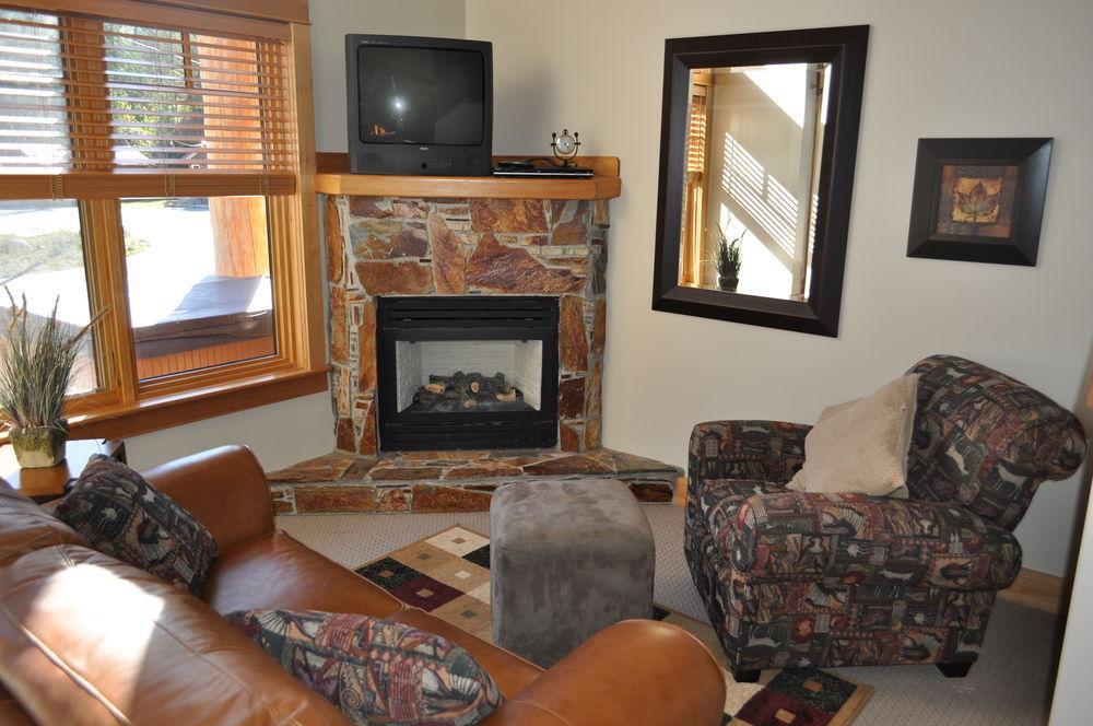 Red Mountain Village Condos Rossland Bagian luar foto