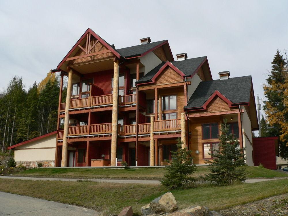 Red Mountain Village Condos Rossland Bagian luar foto
