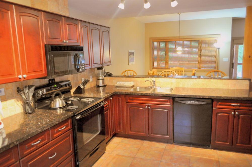 Red Mountain Village Condos Rossland Bagian luar foto