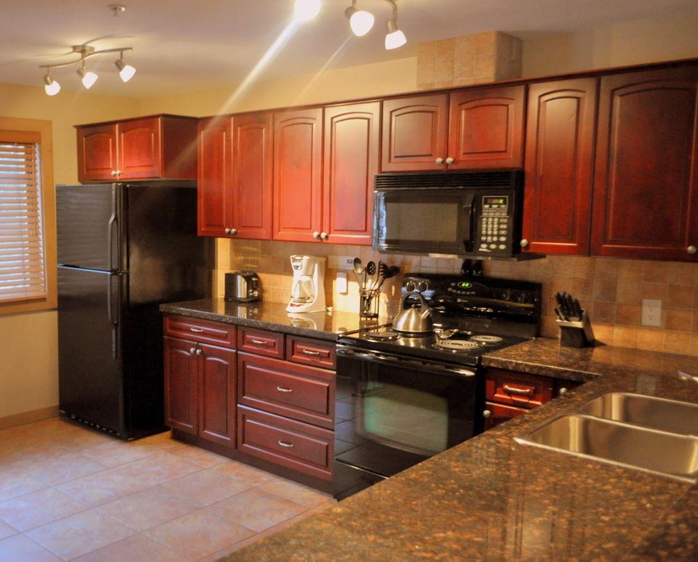 Red Mountain Village Condos Rossland Bagian luar foto