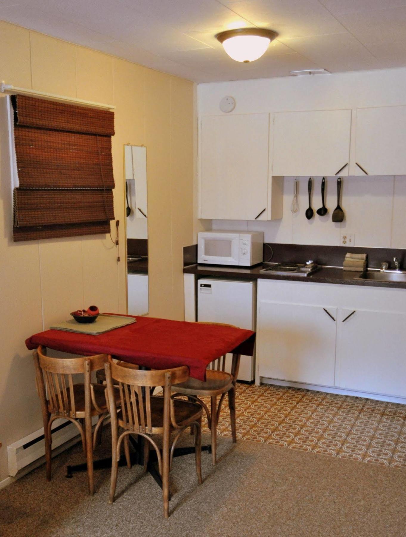 Red Mountain Village Condos Rossland Bagian luar foto
