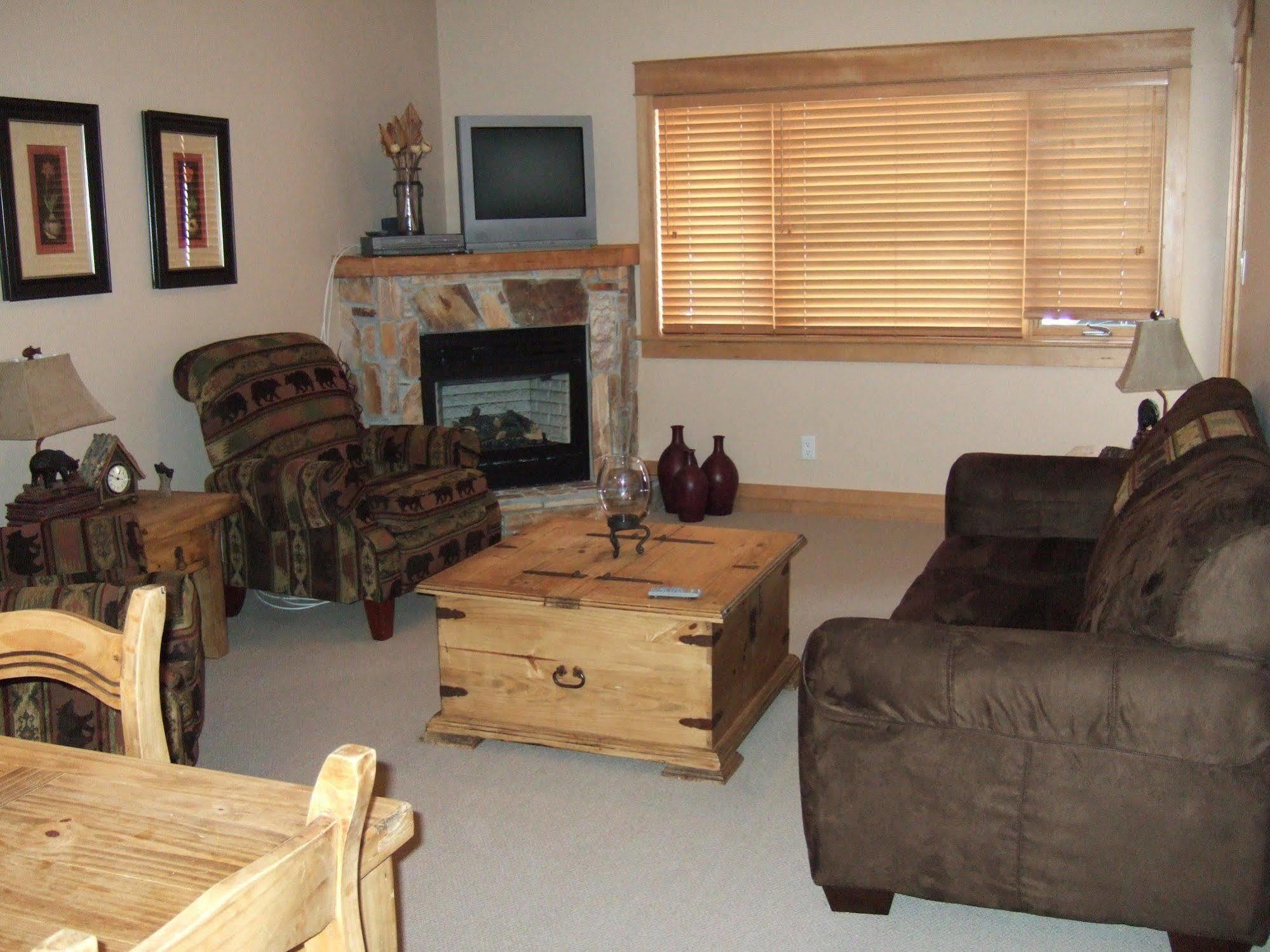 Red Mountain Village Condos Rossland Bagian luar foto