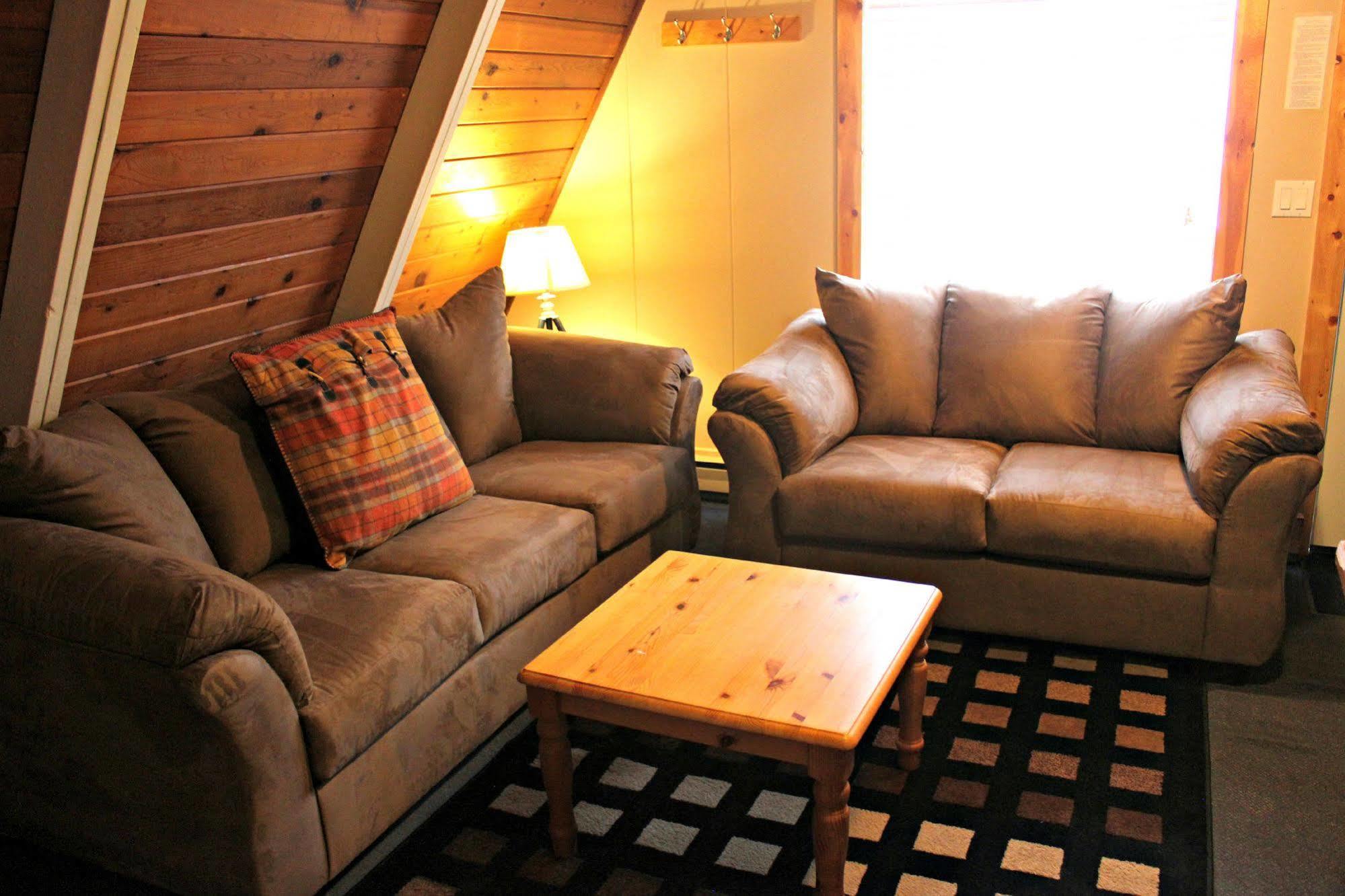 Red Mountain Village Condos Rossland Bagian luar foto