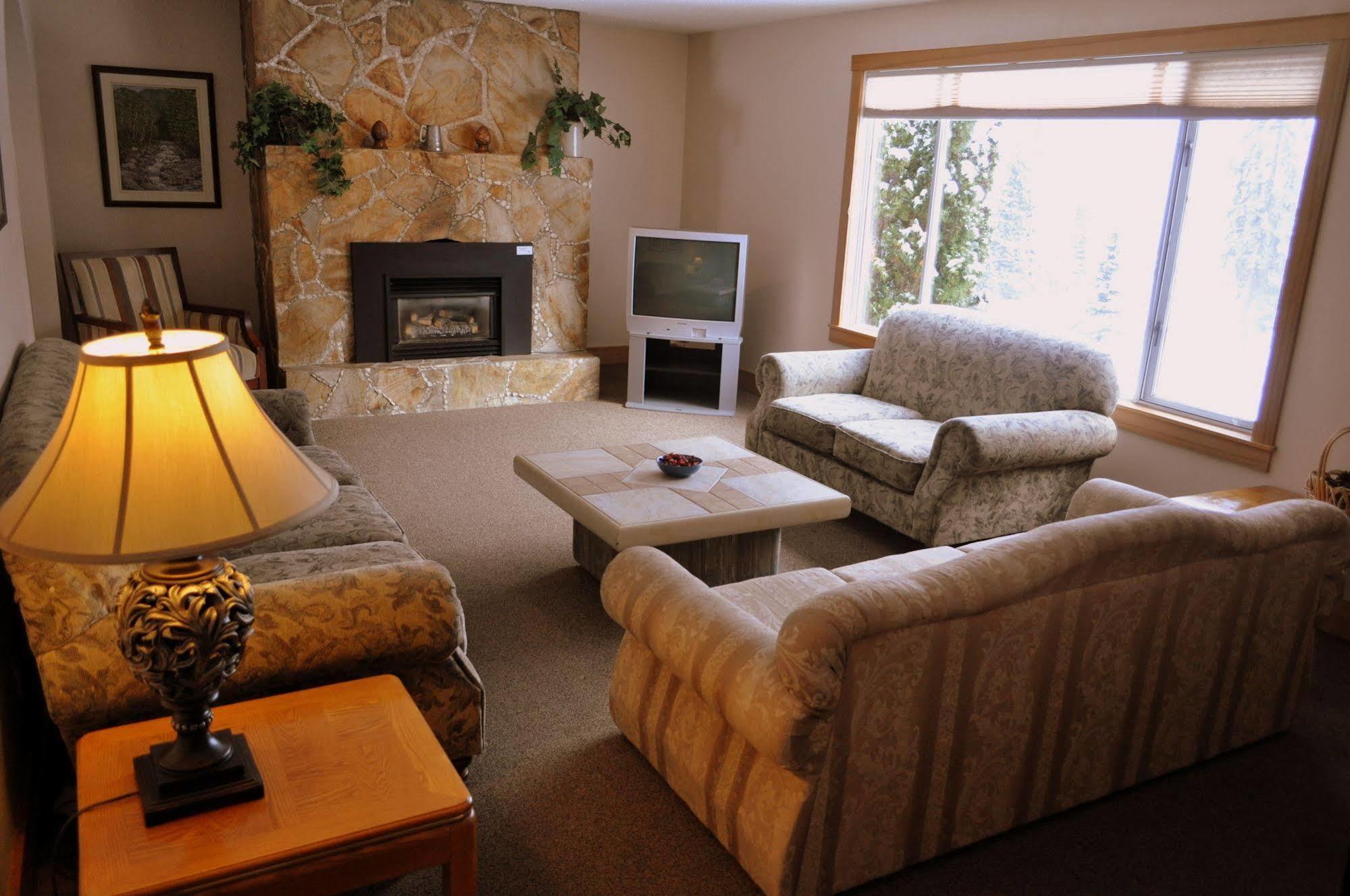 Red Mountain Village Condos Rossland Bagian luar foto