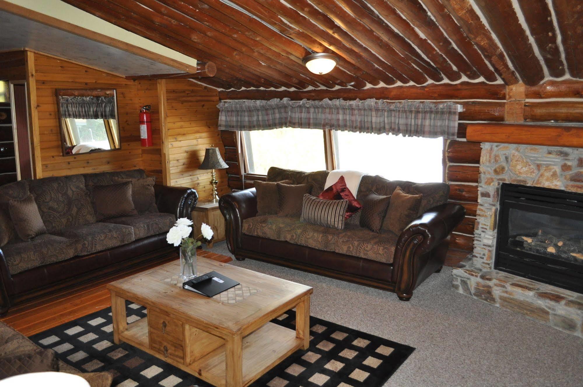 Red Mountain Village Condos Rossland Bagian luar foto